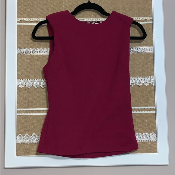 Chic structured top - Picture 1 of 4